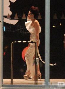 bossier city casinos child care Saya melihat seorang gadis berpakaian putih berjalan keluar dari kerumunan